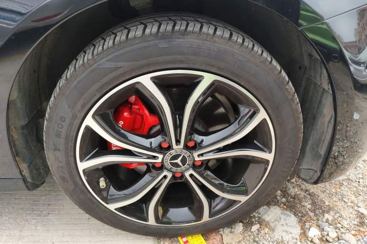 Used Mercedes-Benz E-Class 2022 Revised E 300 L Sporty and Stylish Edition Right Front Wheel Hub