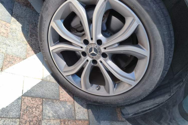 Used Mercedes-Benz E-Class 2022 E 300 L Sport Luxury Edition Right Front Wheel Hub