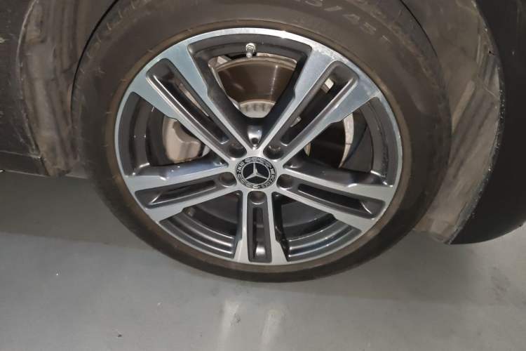 Used Mercedes-Benz E-Class 2022 E 260 L Sport Edition Right Front Wheel Hub