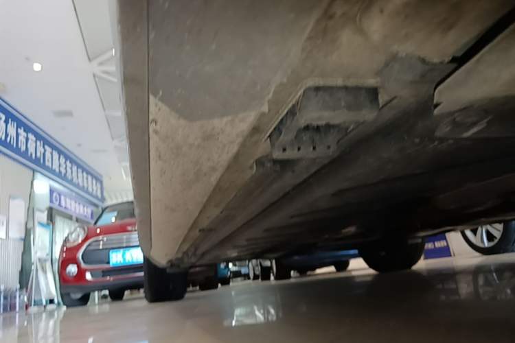 Used Mercedes-Benz E-Class 2022 E 260 L Sport 4MATIC Right Side Sill