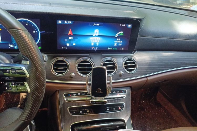 Used Mercedes-Benz E-Class 2022 Second Facelift E 260 L Sport Edition Audio And AC Panel