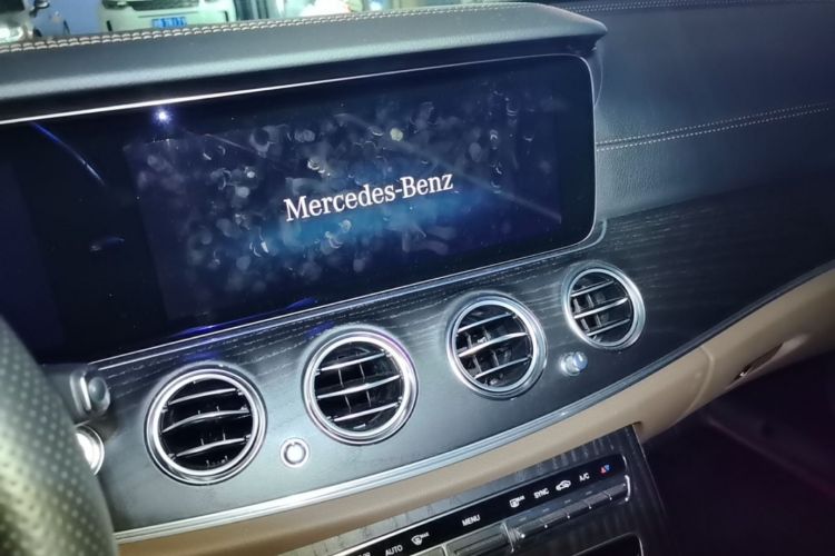 Used Mercedes-Benz E-Class 2022 Revised Version E 300 L Sport Luxury Edition Audio And AC Panel