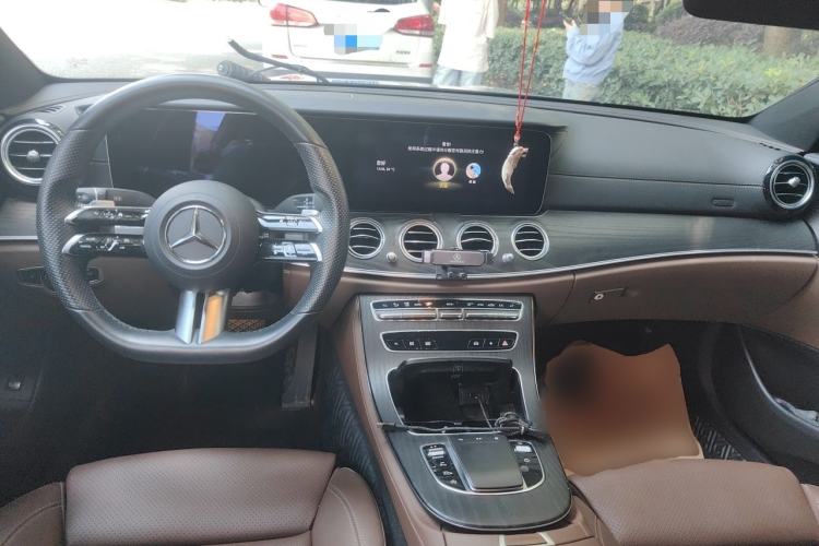 Used Mercedes-Benz E-Class 2022 E 260 L Sport Edition Center Console