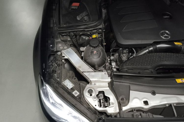 Used Mercedes-Benz E-Class 2022 Revised Version E 300 L Luxury Edition Engine Bay Right