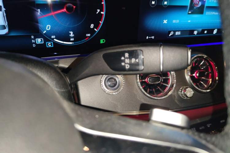 Used Mercedes-Benz E-Class 2022 Second Facelift E 260 L Sport Edition Gear Lever