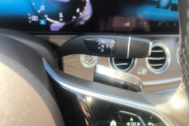 Used Mercedes-Benz E-Class 2022 Updated E 300 L Stylish Edition Gear Lever