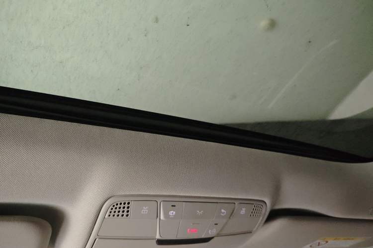 Used Mercedes-Benz E-Class 2022 Second Facelift E 260 L Sport Edition Headliner