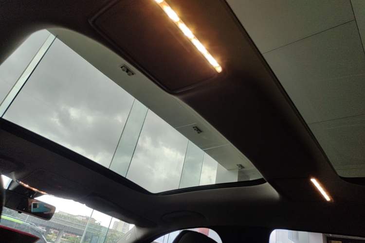 Used Mercedes-Benz E-Class 2022 Second Facelift E 260 L Sport Edition Headliner