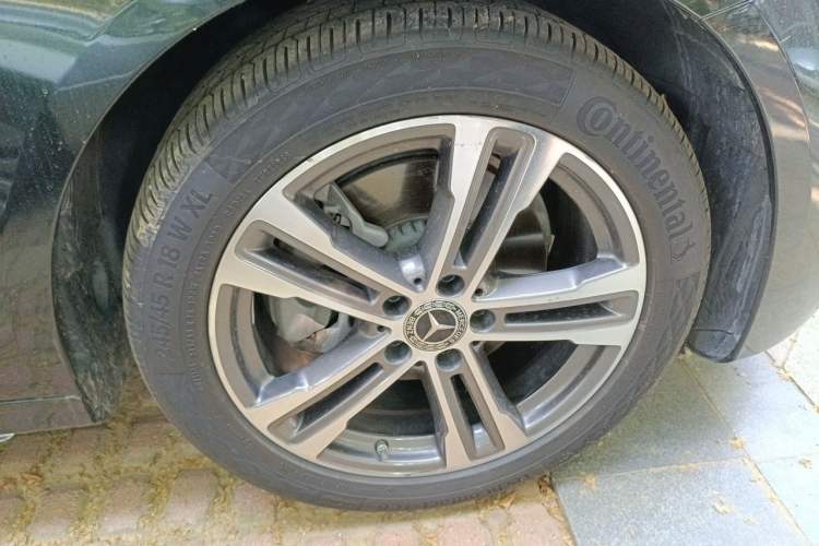 Used Mercedes-Benz E-Class 2022 Second Facelift E 260 L Sport Edition Right Front Wheel Hub