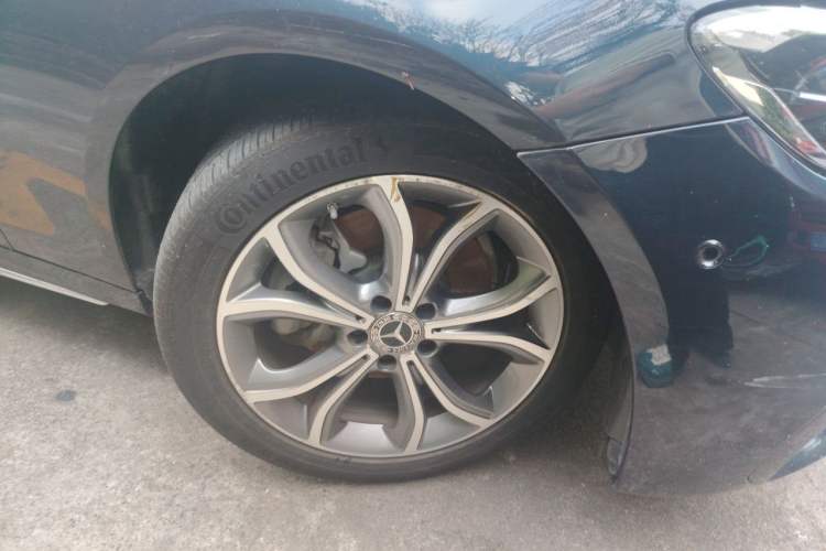 Used Mercedes-Benz E-Class 2022 Revised E 300 L Sporty and Stylish Edition Right Front Wheel Hub