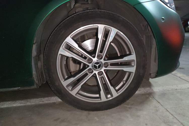 Used Mercedes-Benz E-Class 2022 Second Facelift E 260 L Sport Edition Right Front Wheel Hub