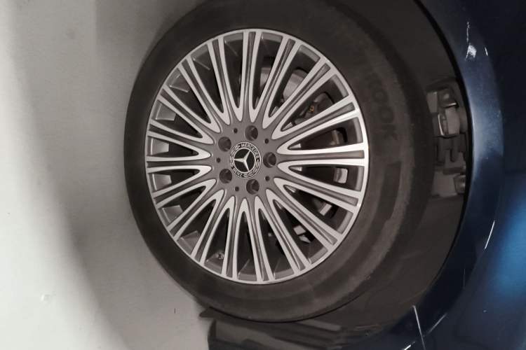 Used Mercedes-Benz E-Class 2022 Revised Version E 300 L Luxury Edition Right Front Wheel Hub