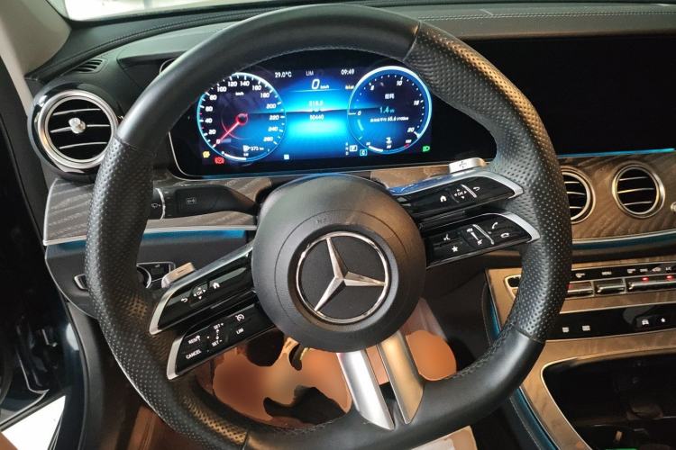 Used Mercedes-Benz E-Class 2022 Second Facelift E 260 L Sport Edition Steering Wheel