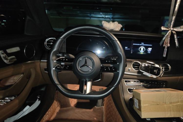 Used Mercedes-Benz E-Class 2022 Second Facelift E 300 L Sporty and Stylish Edition Steering Wheel