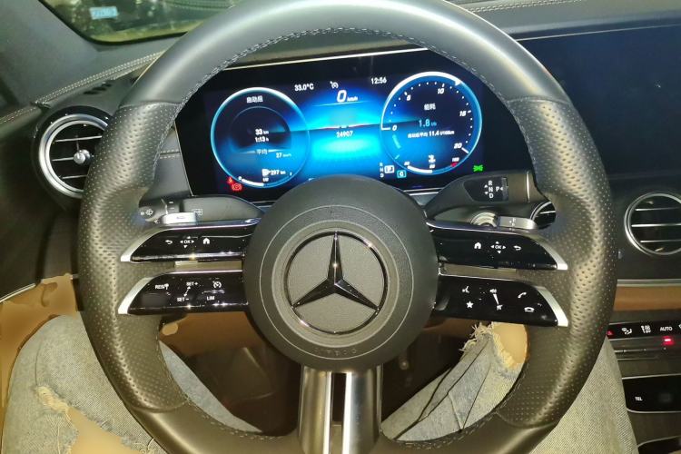 Used Mercedes-Benz E-Class 2022 Revised Version E 300 L Sport Luxury Edition Steering Wheel