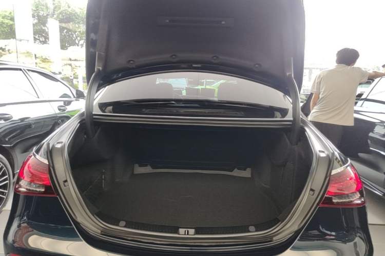 Used Mercedes-Benz E-Class 2022 Second Facelift E 260 L Sport Edition Trunk