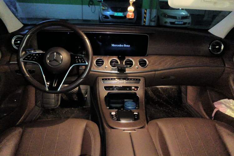Used Mercedes-Benz E-Class 2022 Revised Version E 300 L Luxury Edition Center Console