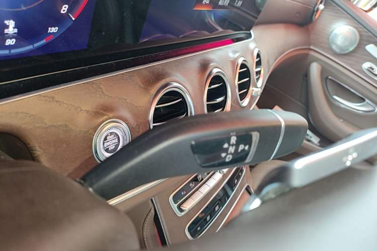 Used Mercedes-Benz E-Class 2022 E 300 L Stylish Model Gear Lever