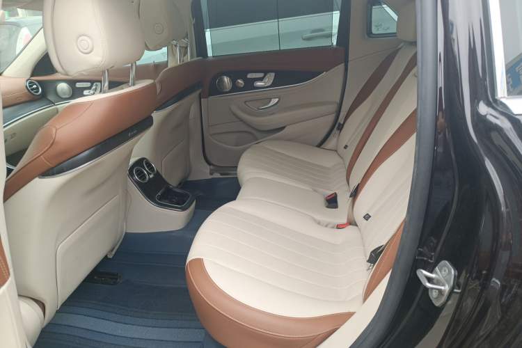 Used Mercedes-Benz E-Class 2022 E 300 L Luxury Model Interior 1