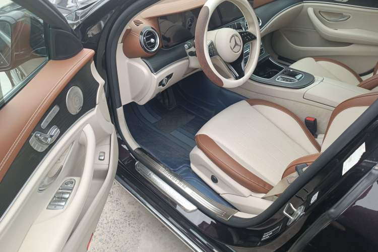 Used Mercedes-Benz E-Class 2022 E 300 L Luxury Model Interior 2