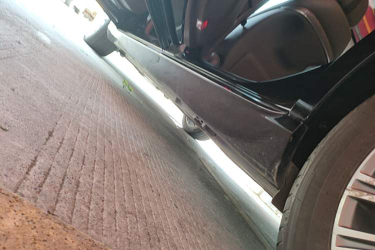 Used Mercedes-Benz E-Class 2022 E 300 L Stylish Model Left Side Sill