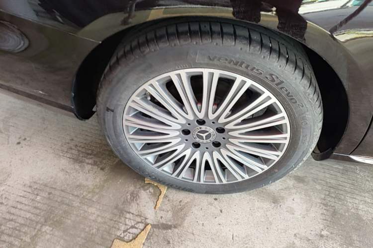 Used Mercedes-Benz E-Class 2022 E 300 L Stylish Model Right Rear Wheel Hub