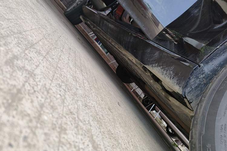 Used Mercedes-Benz E-Class 2022 E 300 L Stylish Model Right Side Sill
