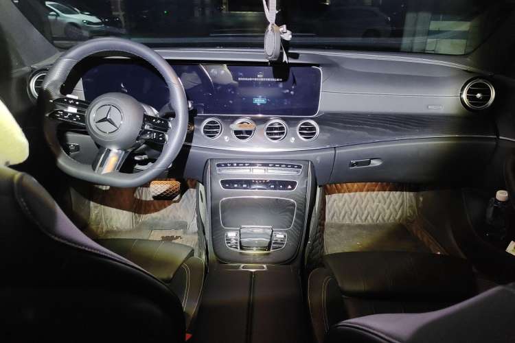 Used Mercedes-Benz E-Class 2022 E 260 Stylish Sports Edition Center Console