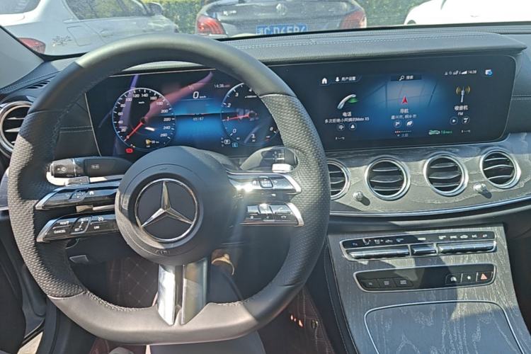 Used Mercedes-Benz E-Class 2022 E 260 L Sport Edition Center Console