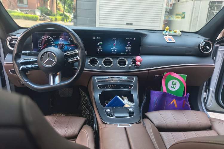 Used Mercedes-Benz E-Class 2022 E 300 Stylish Sports Edition Center Console