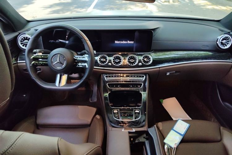 Used Mercedes-Benz E-Class 2022 E 260 L Sport Edition Center Console