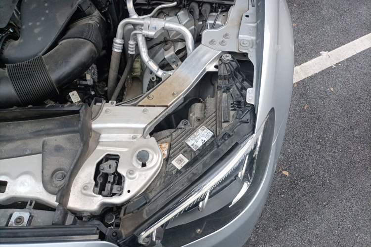 Used Mercedes-Benz E-Class 2022 Revised E 300 L Sporty and Stylish Edition Engine Bay Left