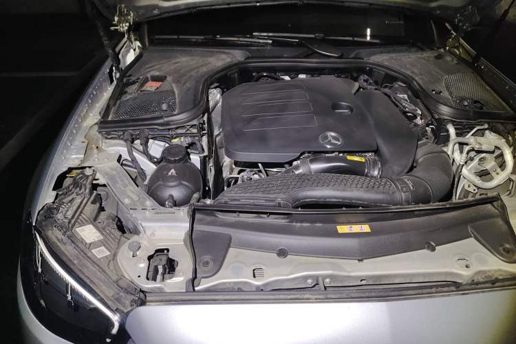 Used Mercedes-Benz E-Class 2022 E 260 Stylish Sports Edition Engine Bay Right