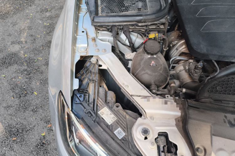 Used Mercedes-Benz E-Class 2022 E 260 Stylish Sports Edition Engine Bay Right