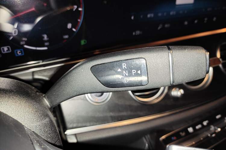 Used Mercedes-Benz E-Class 2022 E 260 Stylish Sports Edition Gear Lever