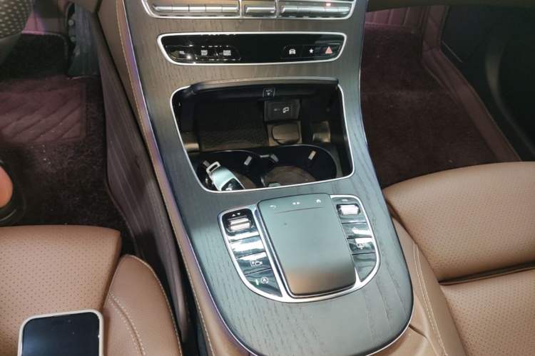 Used Mercedes-Benz E-Class 2022 Revised E 300 L Sport Luxury Edition Gear Lever