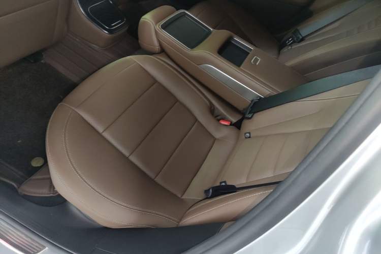 Used Mercedes-Benz E-Class 2022 Revised E 300 L Sport Luxury Edition Left Rear Seat