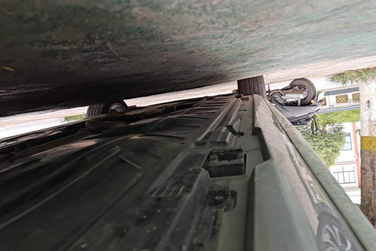 Used Mercedes-Benz E-Class 2022 E 260 L Sport Edition Left Side Sill