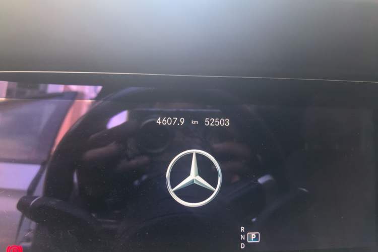Used Mercedes-Benz E-Class 2022 E 300 Stylish Sports Edition Odometer Close Up
