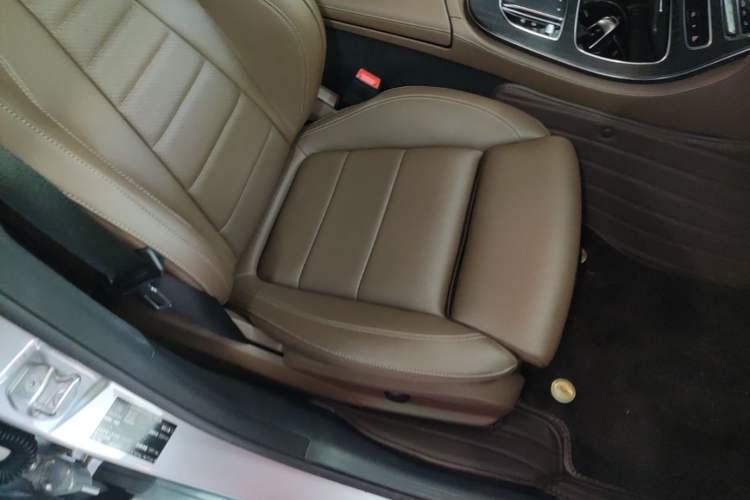 Used Mercedes-Benz E-Class 2022 Revised E 300 L Sport Luxury Edition Right Front Seat