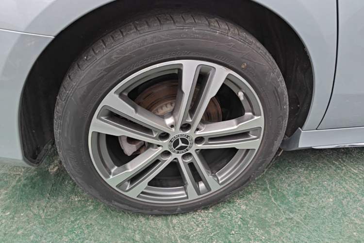 Used Mercedes-Benz E-Class 2022 E 260 L Sport Edition Right Rear Wheel Hub