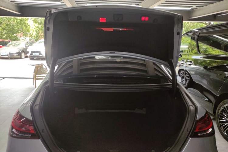 Used Mercedes-Benz E-Class 2022 Revised E 300 L Sport Luxury Edition Trunk