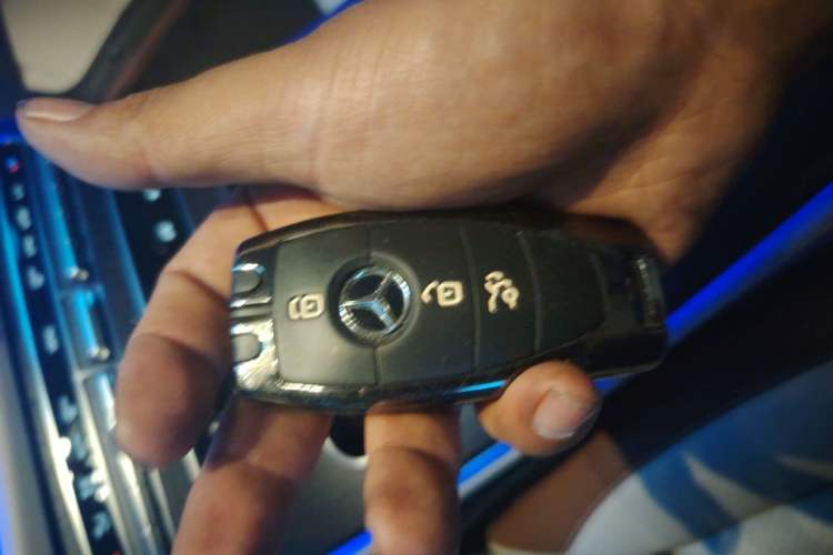 Used Mercedes-Benz E-Class 2022 Second Facelift E 300 L Luxury Edition Vehicle Key