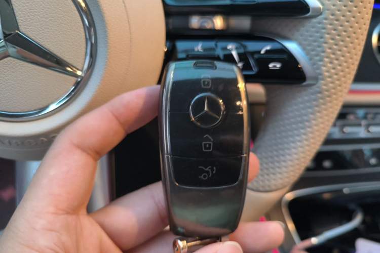 Used Mercedes-Benz E-Class 2022 Second Facelift E 300 L Sporty and Stylish Edition Vehicle Key