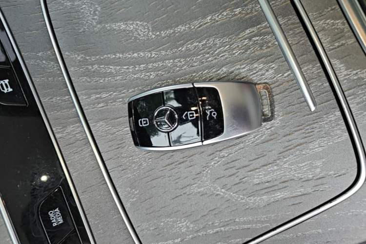 Used Mercedes-Benz E-Class 2022 E 260 L Sport Edition Vehicle Key