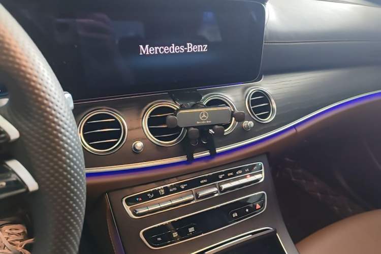 Used Mercedes-Benz E-Class 2022 Second Facelift E 300 L Sport Luxury Edition Audio And AC Panel