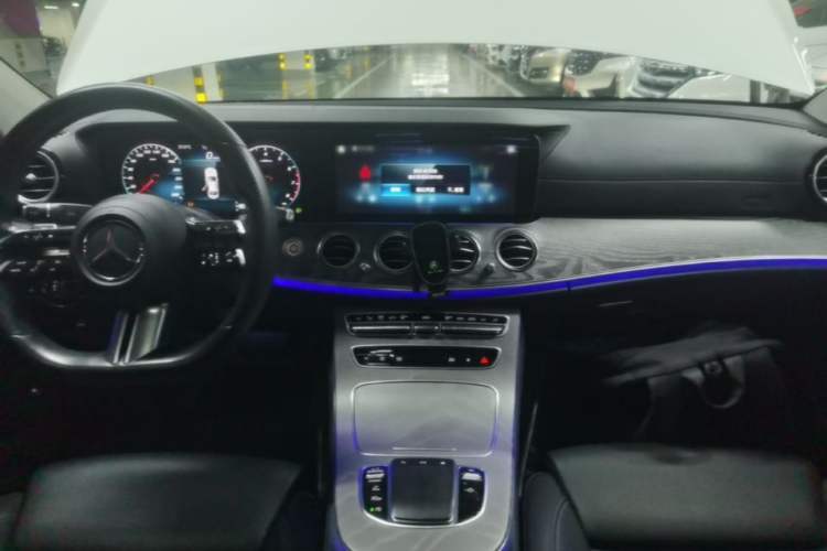 Used Mercedes-Benz E-Class 2022 Second Facelift E 260 L Sport Edition Audio And AC Panel