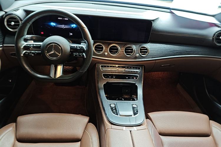 Used Mercedes-Benz E-Class 2022 Revised E 300 L Sport Luxury Edition Center Console