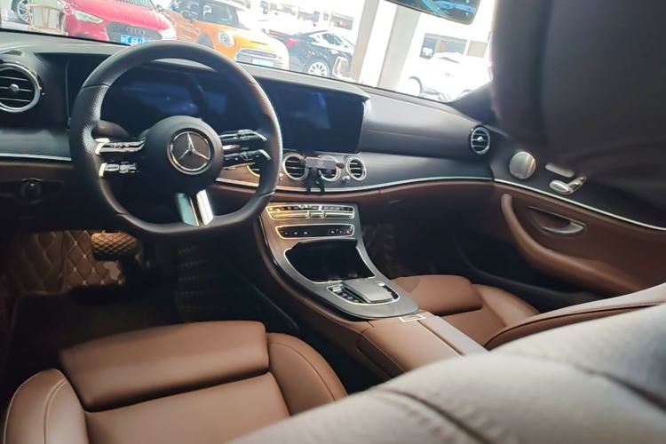 Used Mercedes-Benz E-Class 2022 Second Facelift E 300 L Sport Luxury Edition Center Console