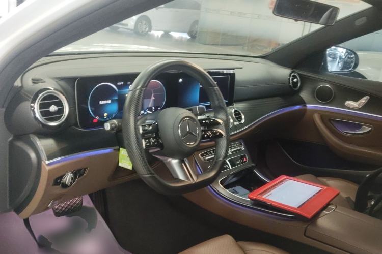 Used Mercedes-Benz E-Class 2022 E 260 L Sport Edition Center Console